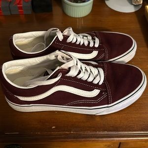 VANS BURGUNDY COLOR